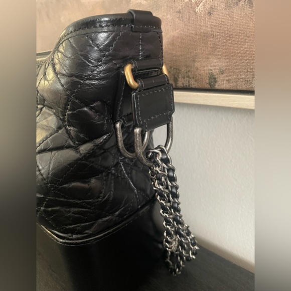 Chanel Gabrielle Hobo Quilted Aged Calfskin in Medium - Picture 5 of 16